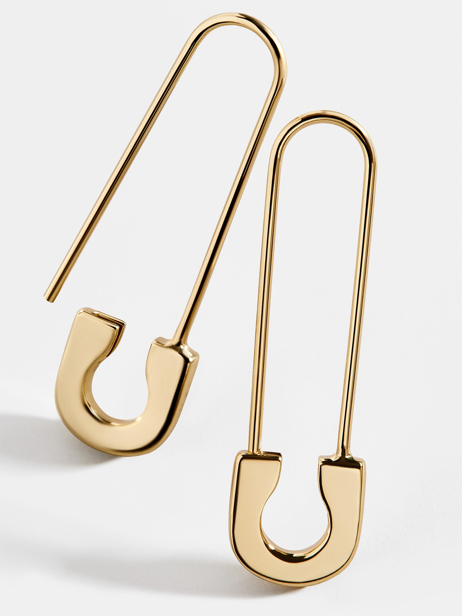 Premium 18K Gold Plated Safety Pin Threader Earrings - Modern Elegance