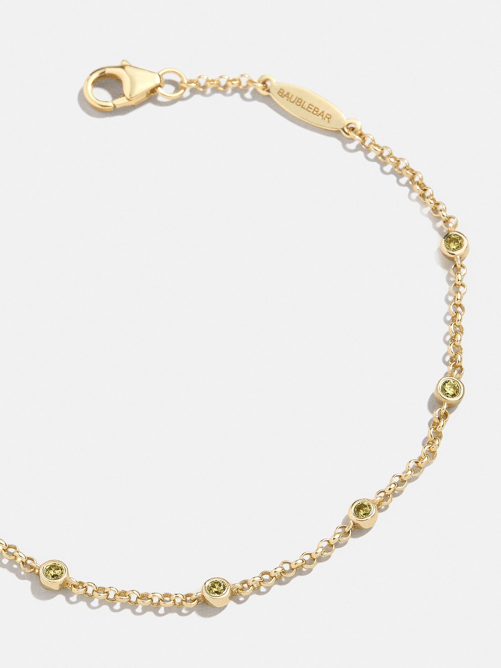 Premium Yasmine 18K Gold Peridot Birthstone Bracelet - Ultimate Layering Jewelry