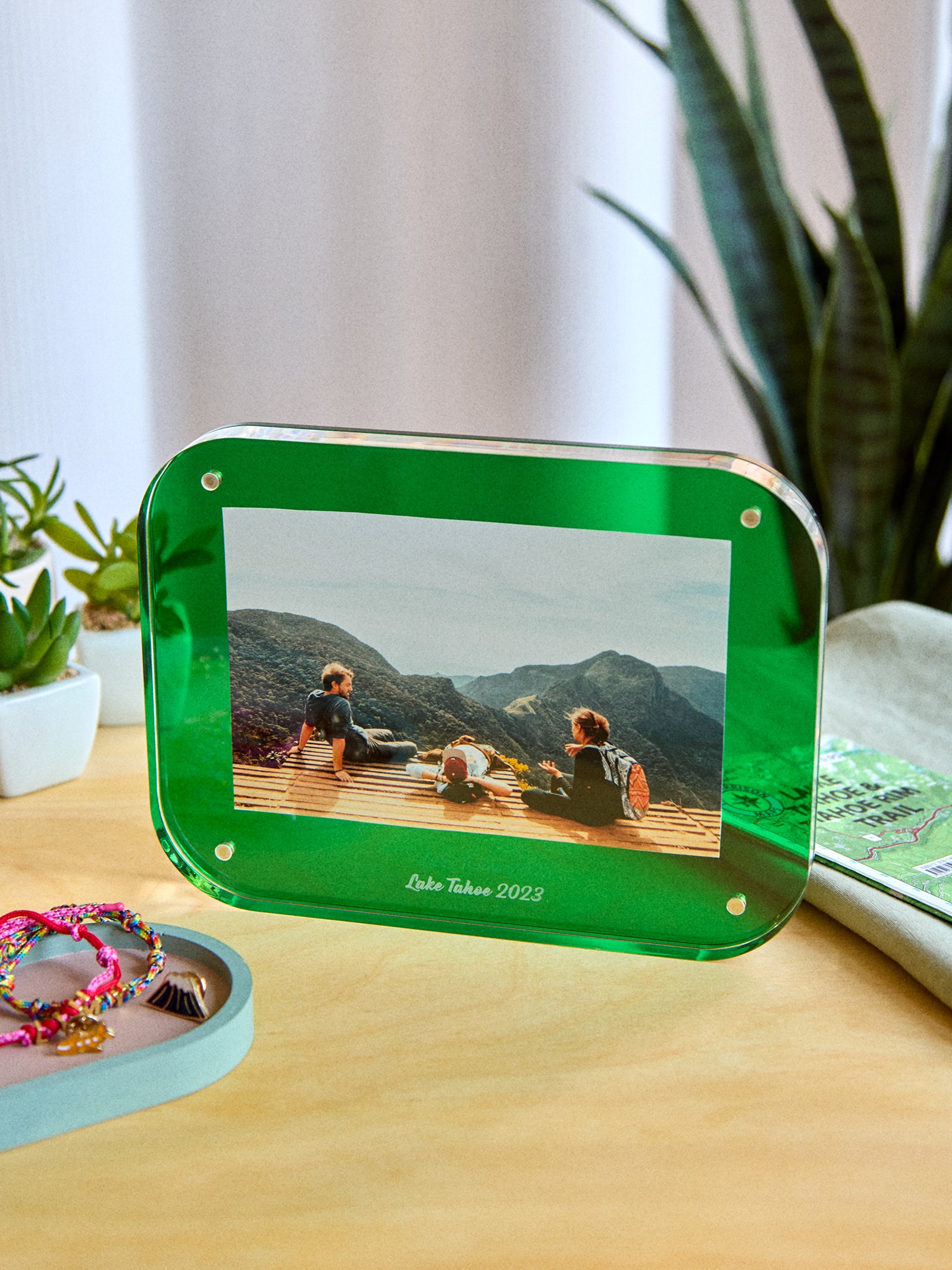 Ultimate Acrylic Photo Frame - Sleek Rectangle Design