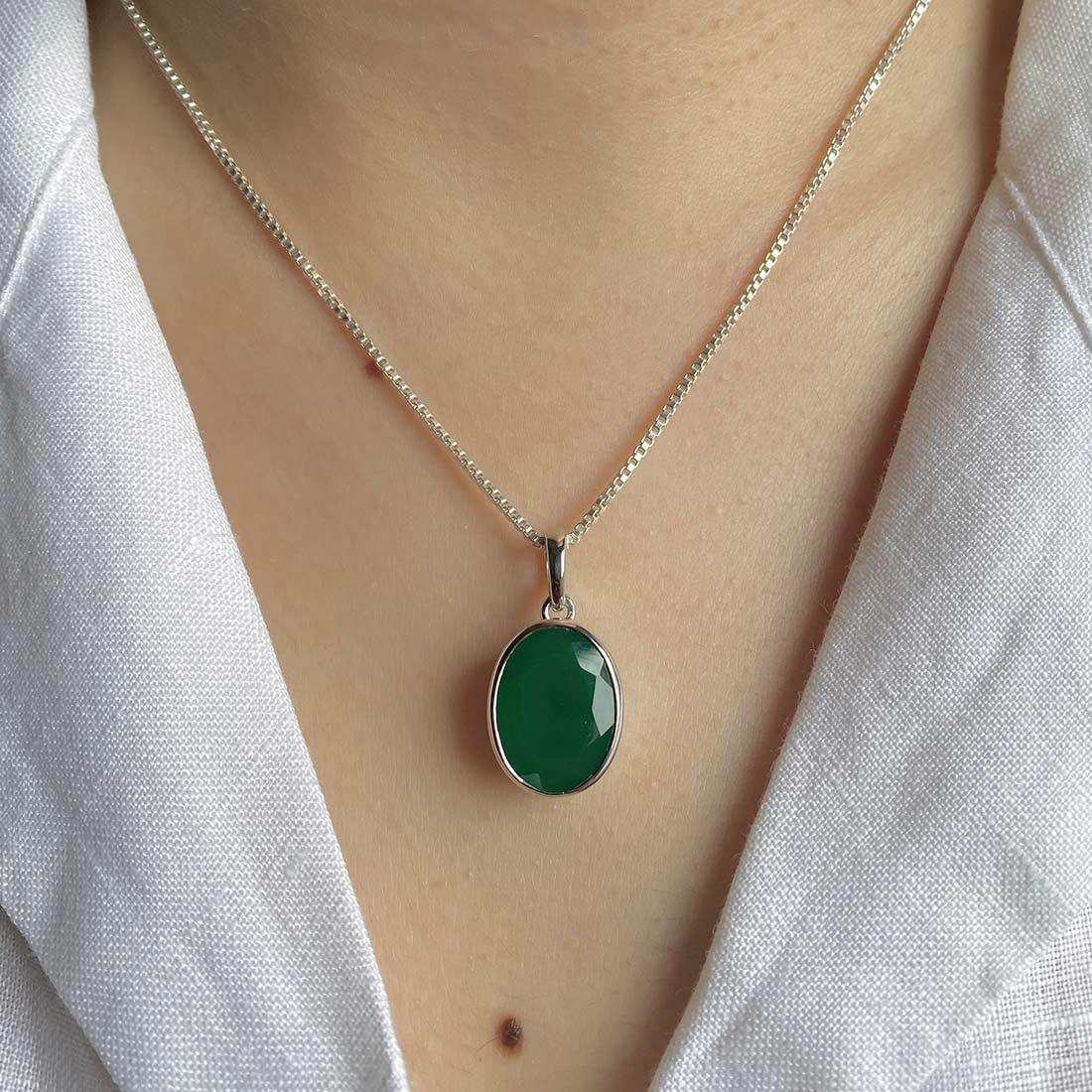 Premium Green Onyx Pendant - Elegant Emerald-Inspired Jewelry