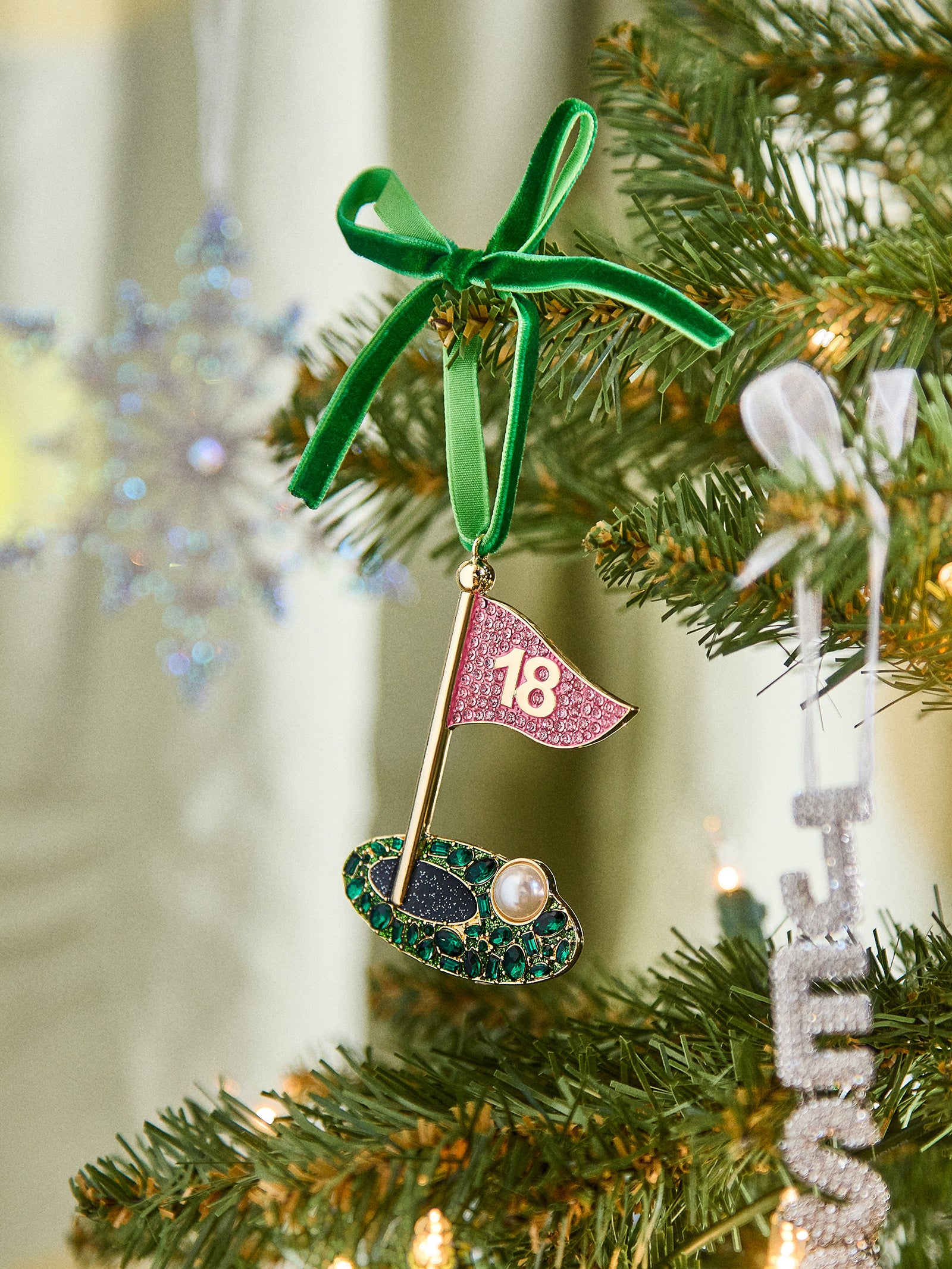 Premium Hole In One Golf Ornament - Ultimate Holiday Decor