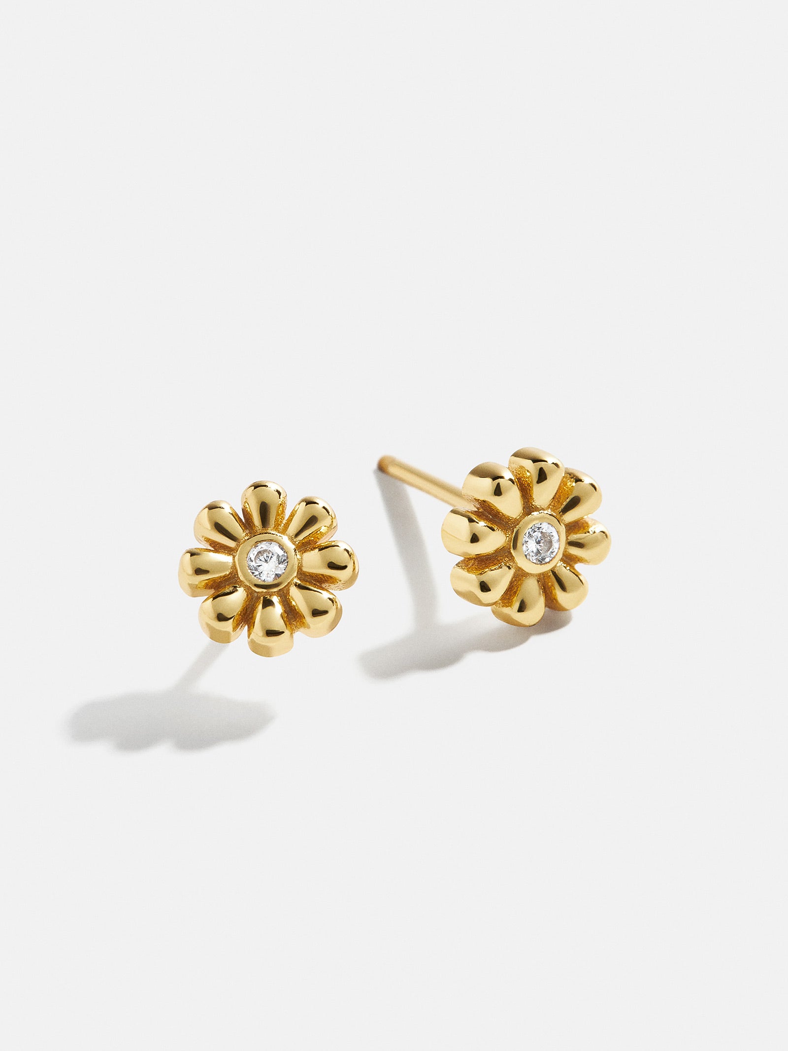 Premium 18K Gold Flower Stud Earrings - Timeless Elegance