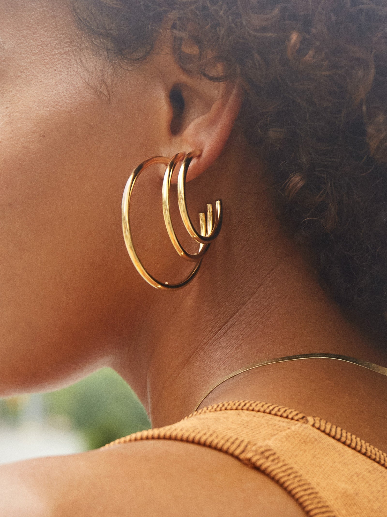 Premium Tana Hoop Earrings - Medium Size