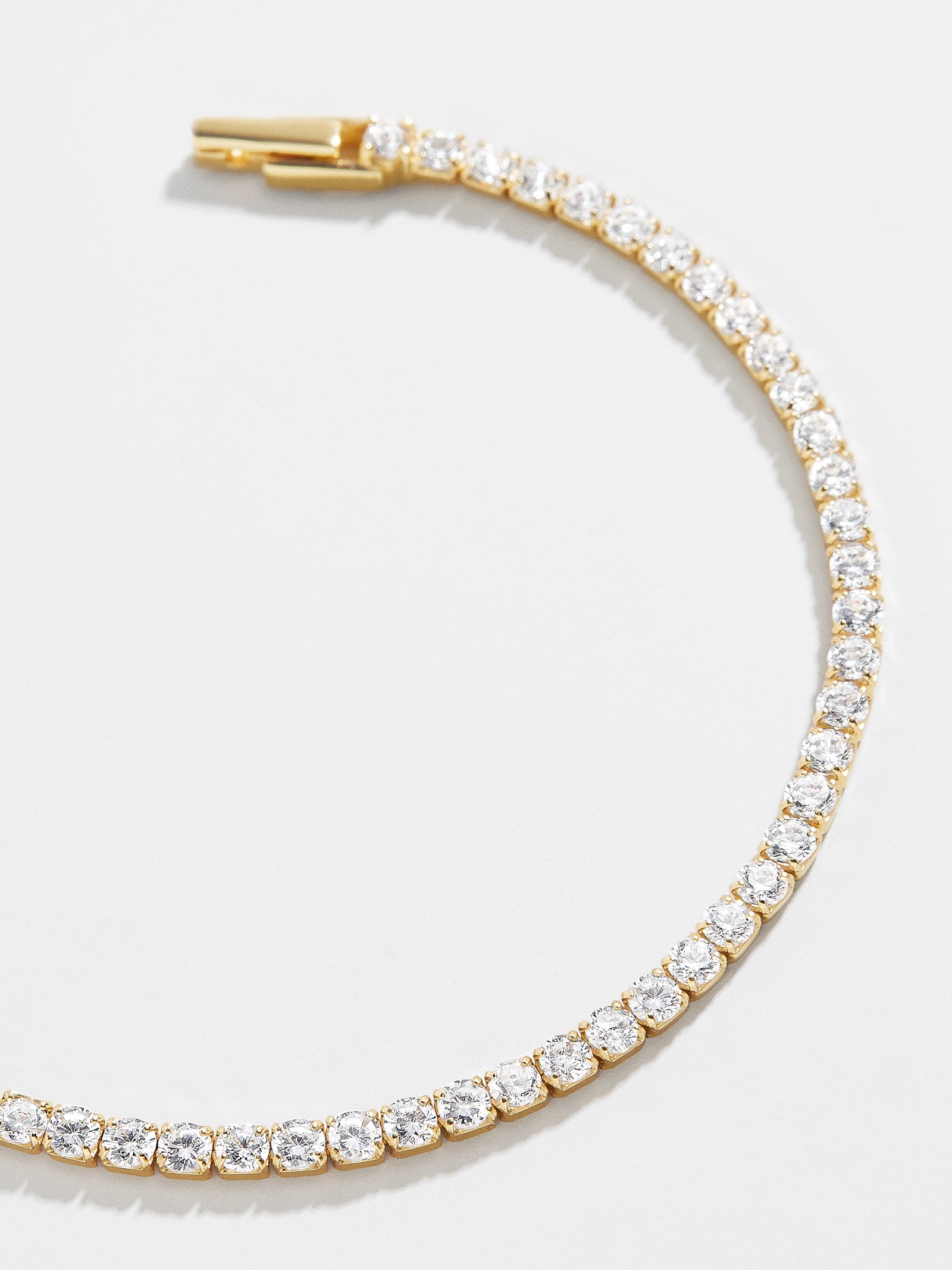 Premium Bennett 18K Gold Tennis Bracelet - Ultimate Elegance