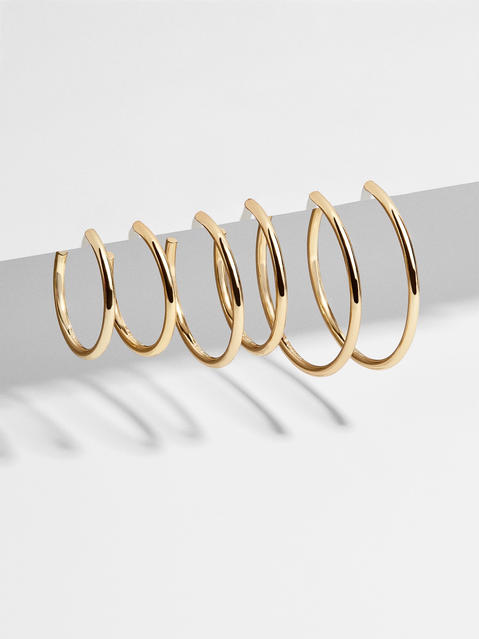 Premium Tana Hoop Earrings - Ultimate Elegance