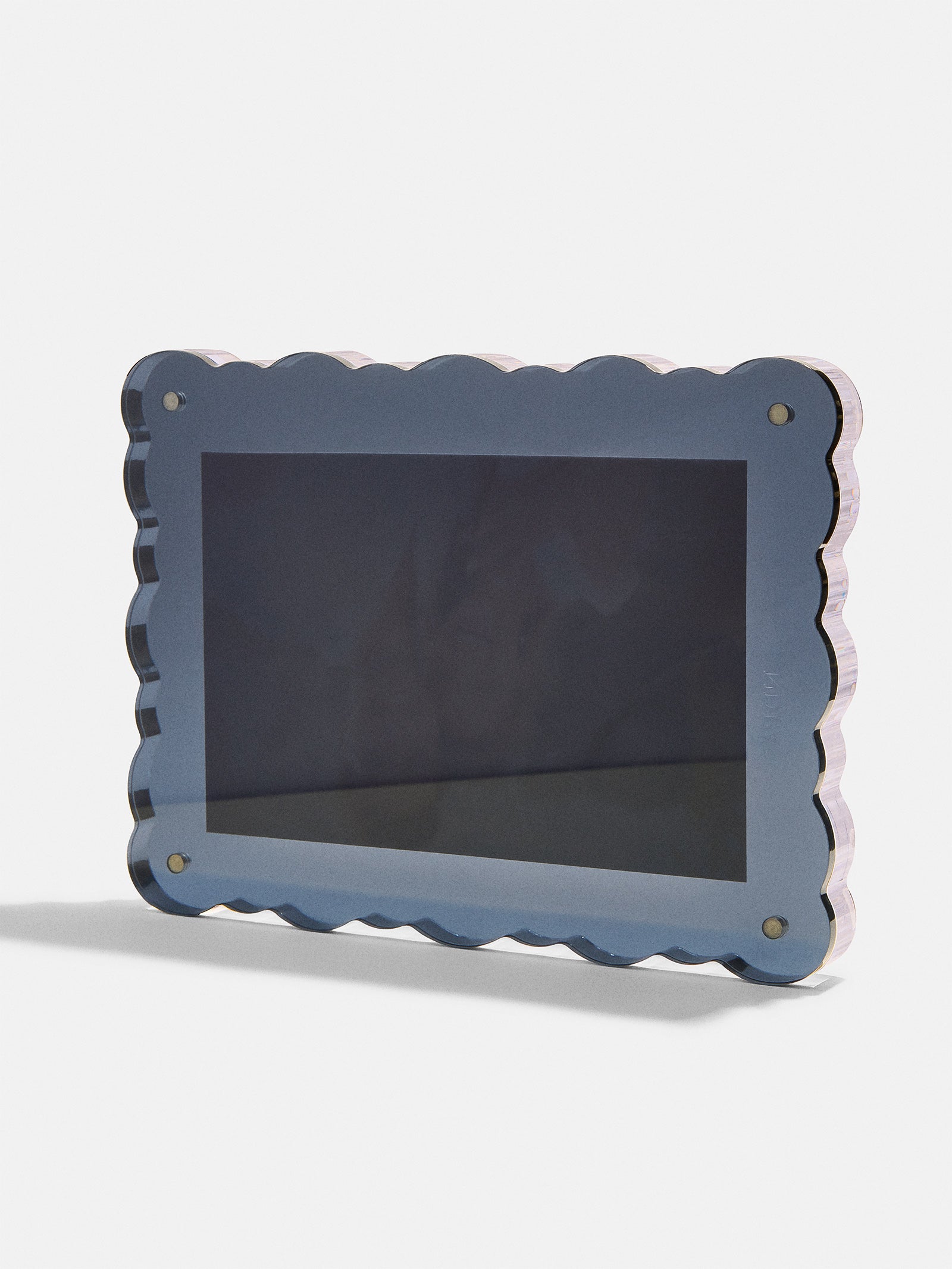 Premium Scalloped Acrylic Photo Frame - Horizontal Design