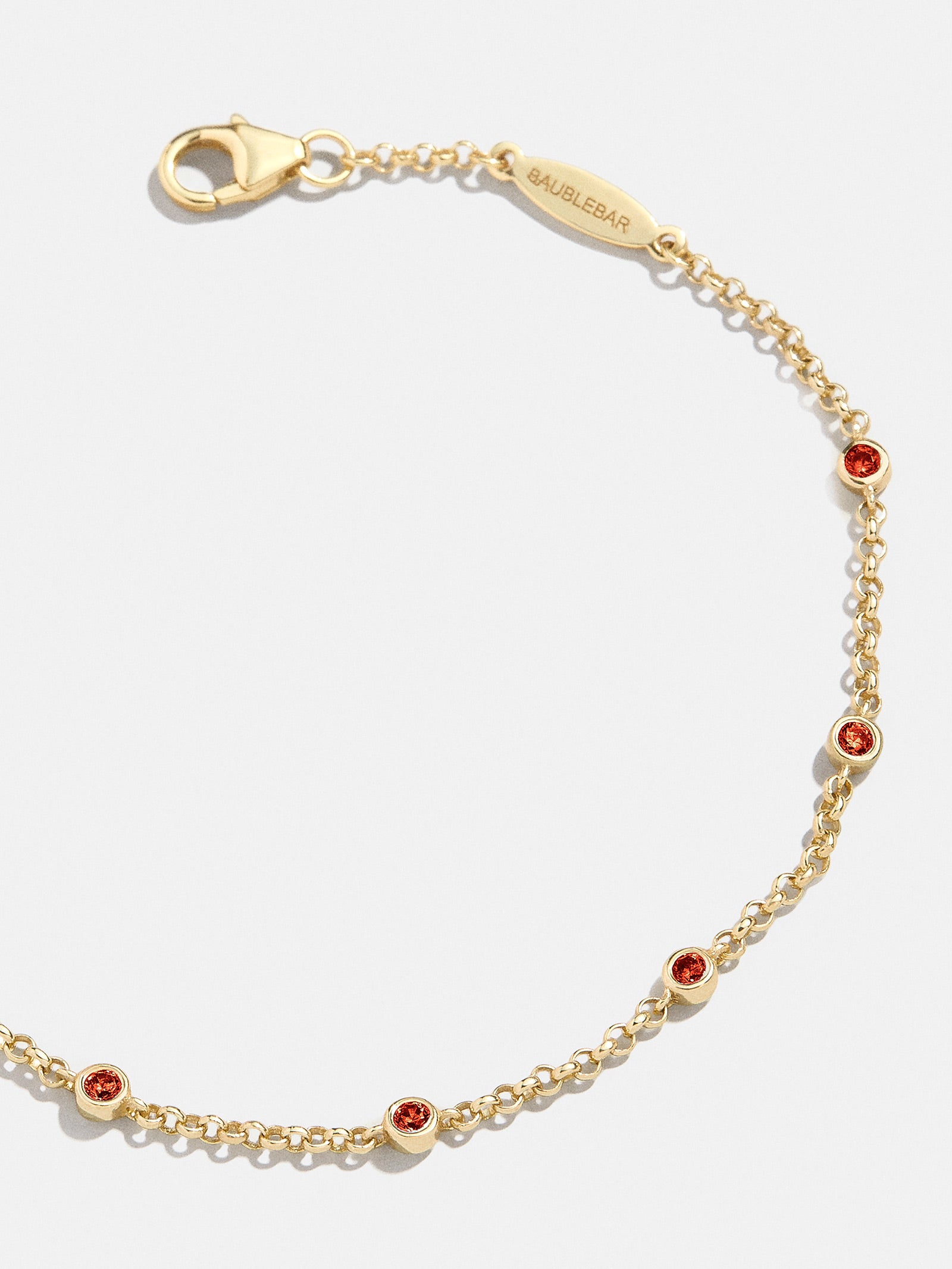 Premium Yasmine 18K Gold Garnet Birthstone Bracelet - Timeless Elegance