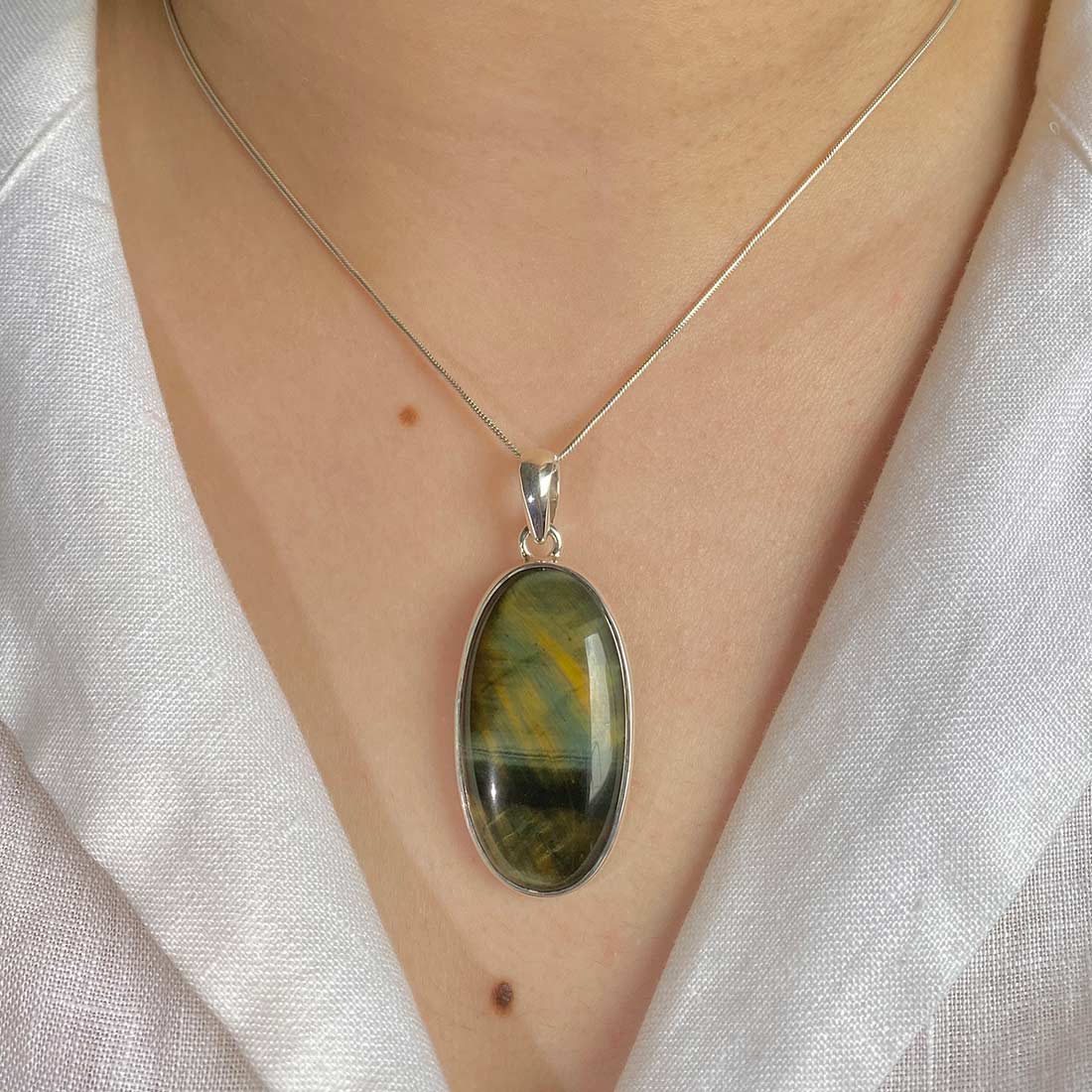 Premium Blue Tiger Eye Pendant - Elevate Your Style