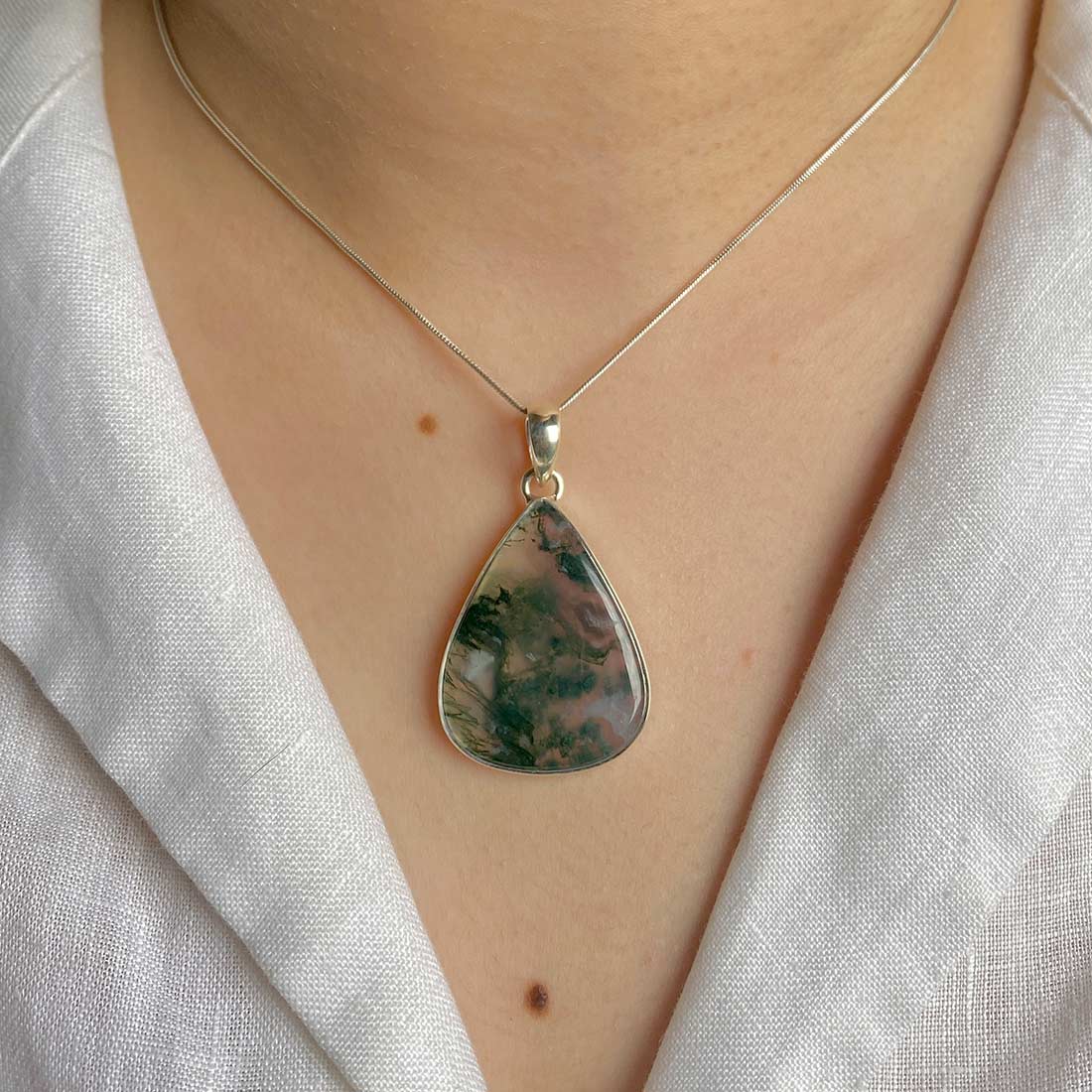 Premium Moss Agate Pendant - Ultimate Nature-Inspired Jewelry