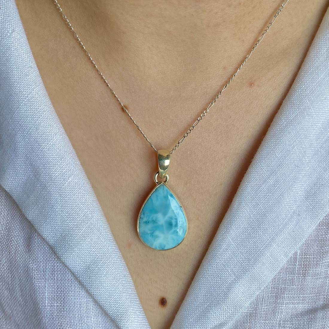 Premium Larimar Healing Pendant - Ultimate Blue Elegance