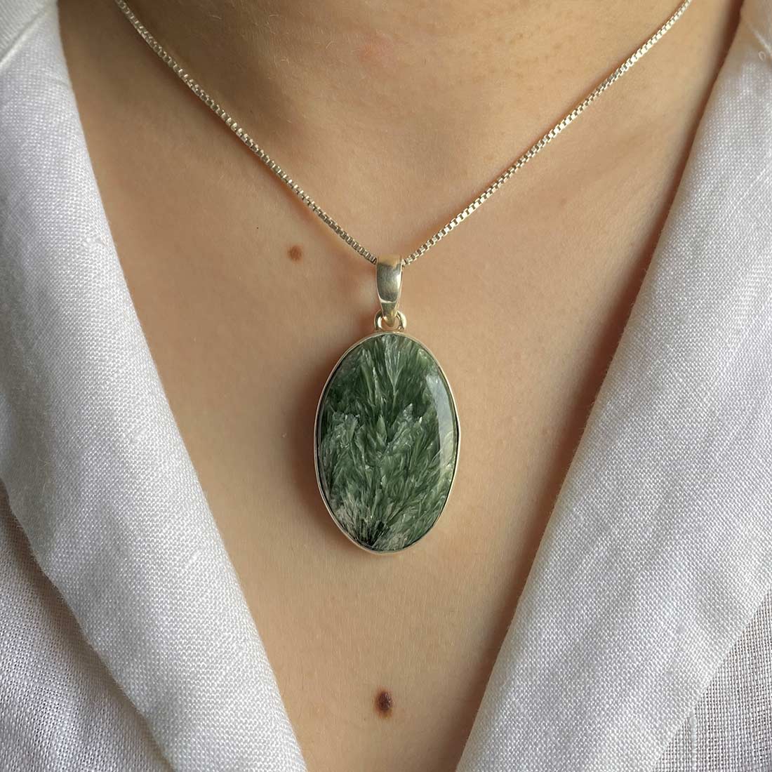 Premium Seraphinite Pendant - Embrace Cosmic Elegance