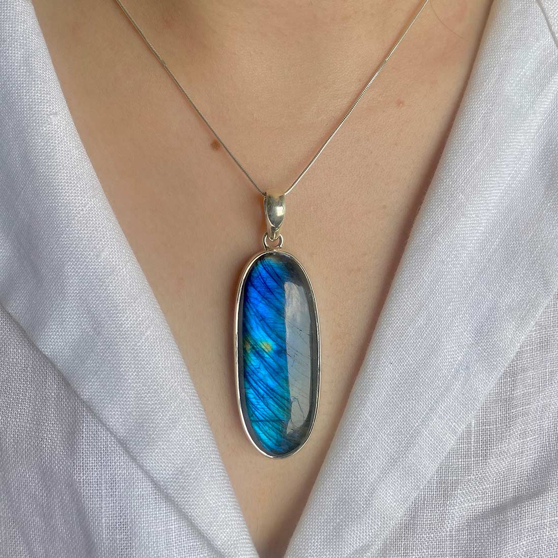 Premium Labradorite Pendant - Elegant Transformation Jewelry (LBD-P-36)