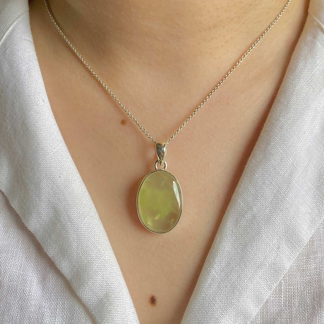 Premium Prehnite Pendant - Ultimate Elegance in Green