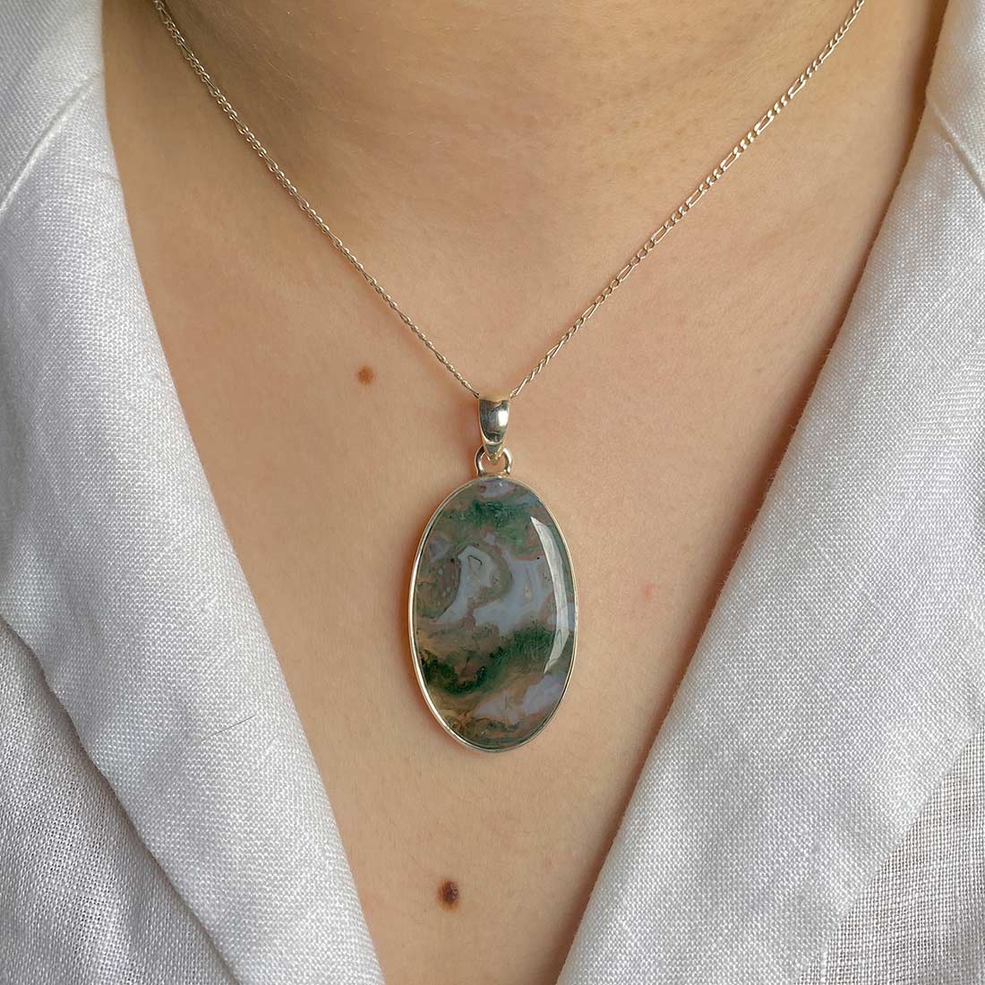 Premium Moss Agate Pendant - Elegant Nature-Inspired Jewelry