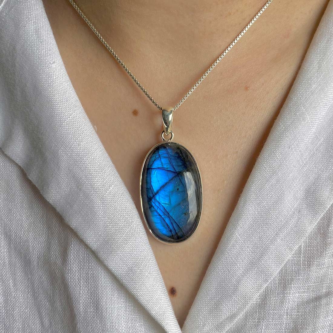 Premium Labradorite Statement Pendant - LBD-P-30