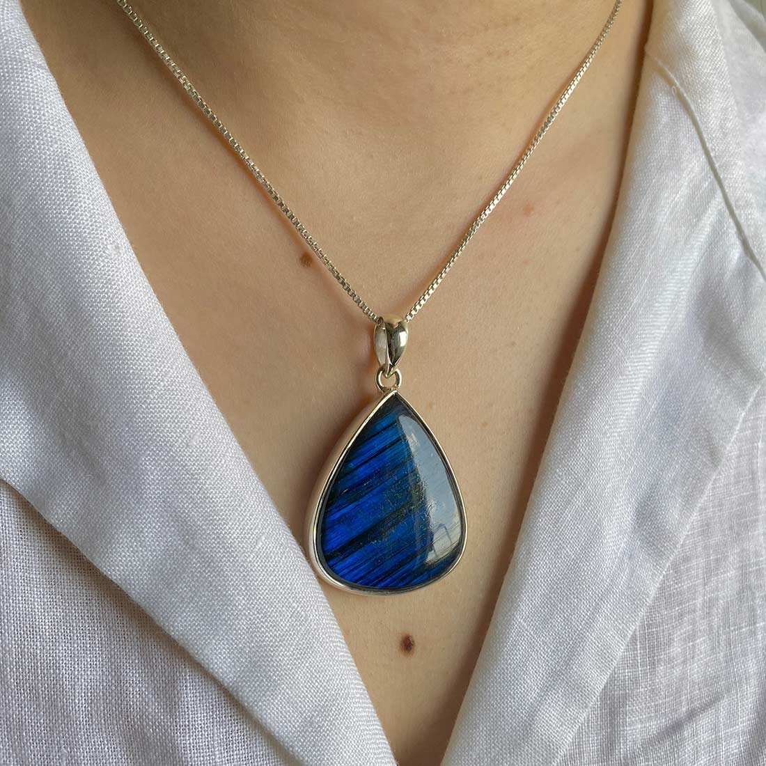 Premium Labradorite Transformation Pendant - Ultimate Elegance