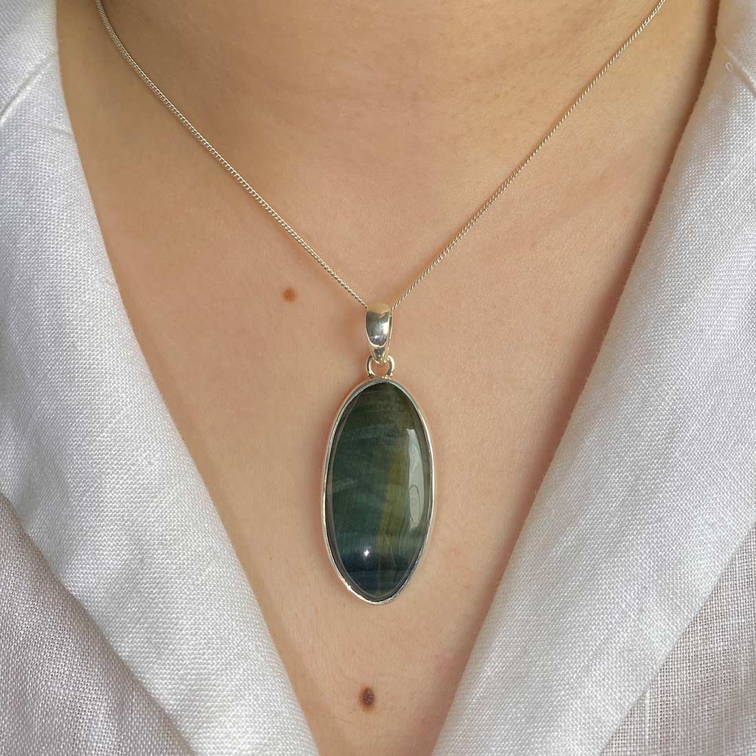 Premium Blue Tiger Eye Pendant - Ultimate Confidence Booster