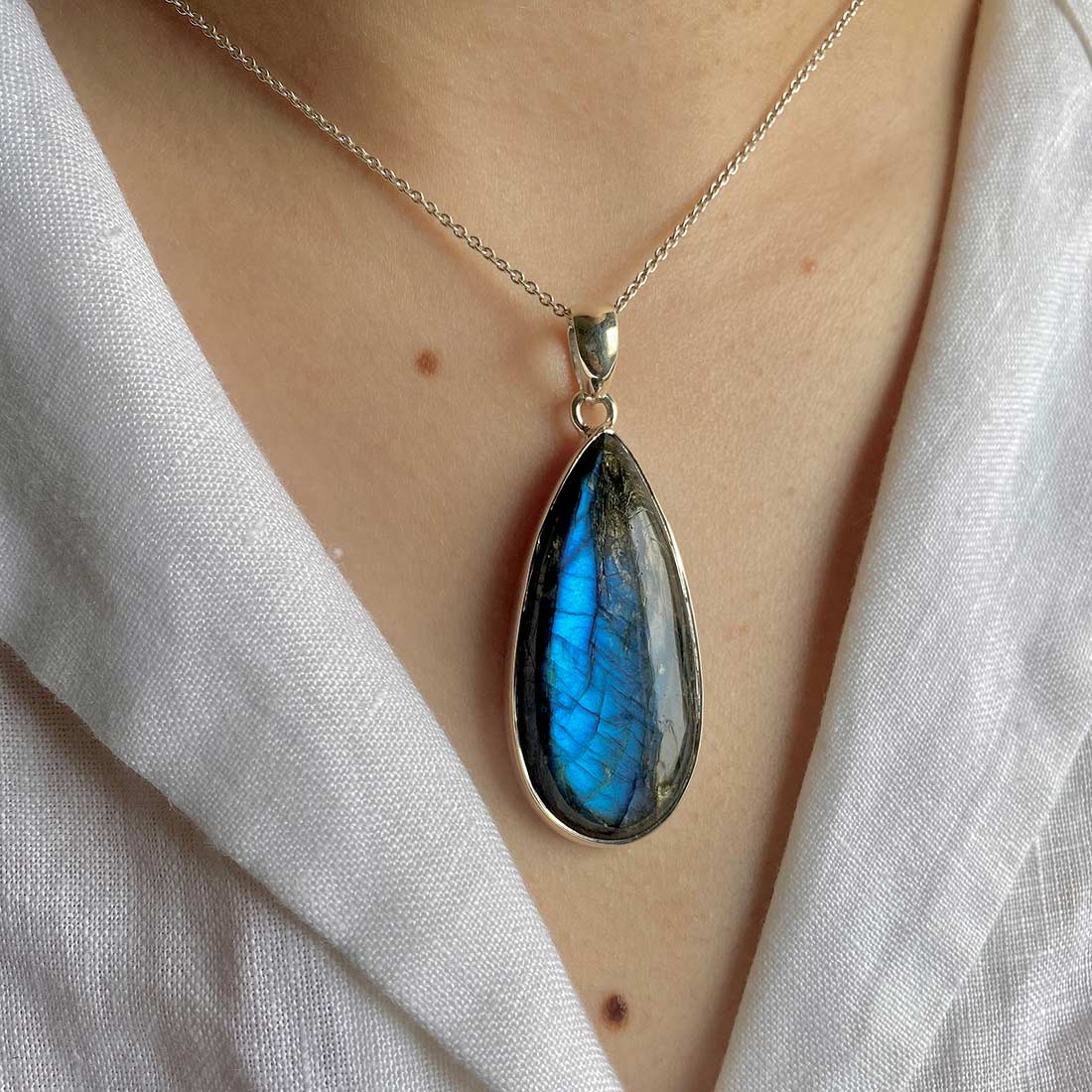 Premium Labradorite Transformation Pendant - Sagacia Jewelry (LBD-P-28)