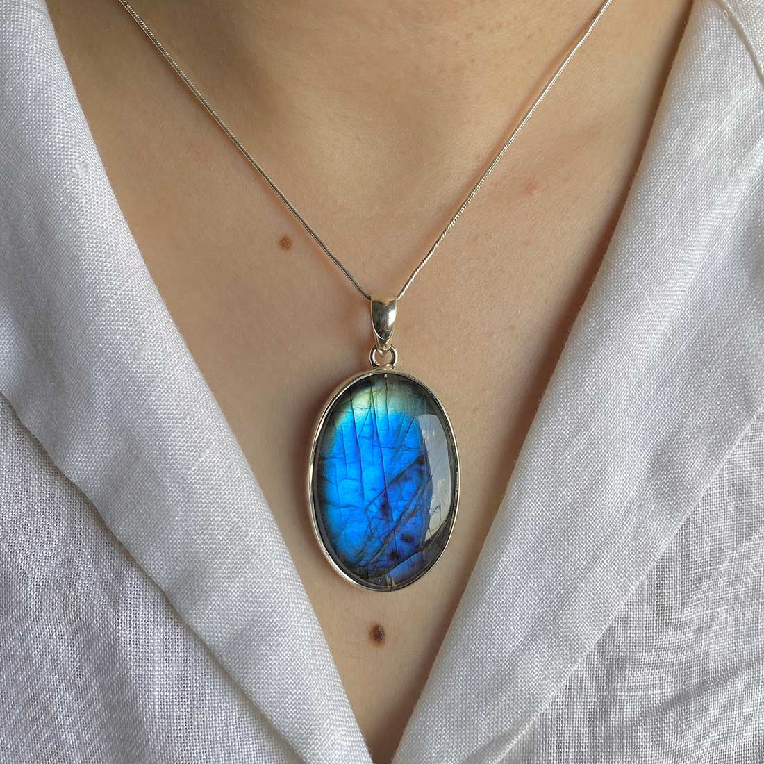 Premium Labradorite Pendant - LBD-P-4 | Elegant Silver Jewelry