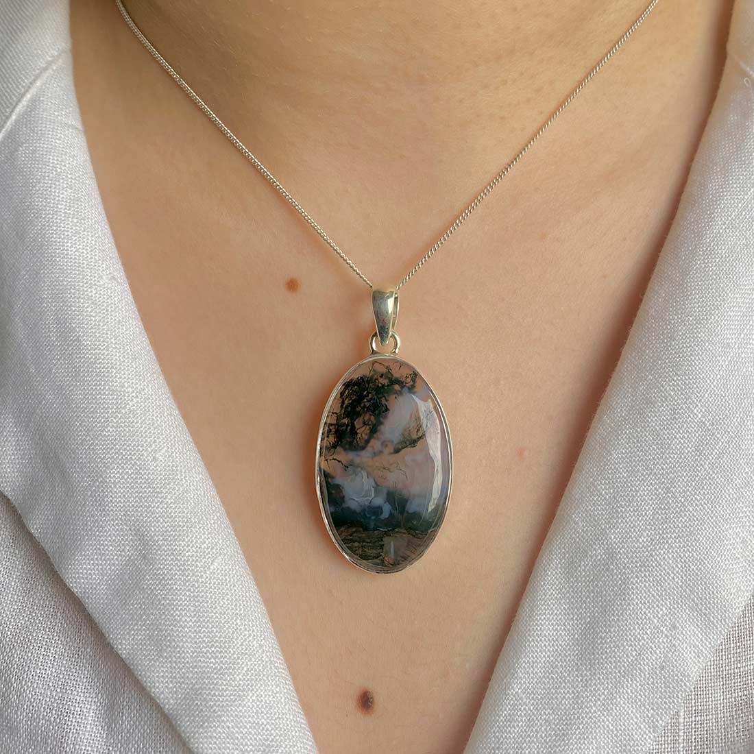 Premium Moss Agate Pendant - Elegant Nature-Inspired Jewelry