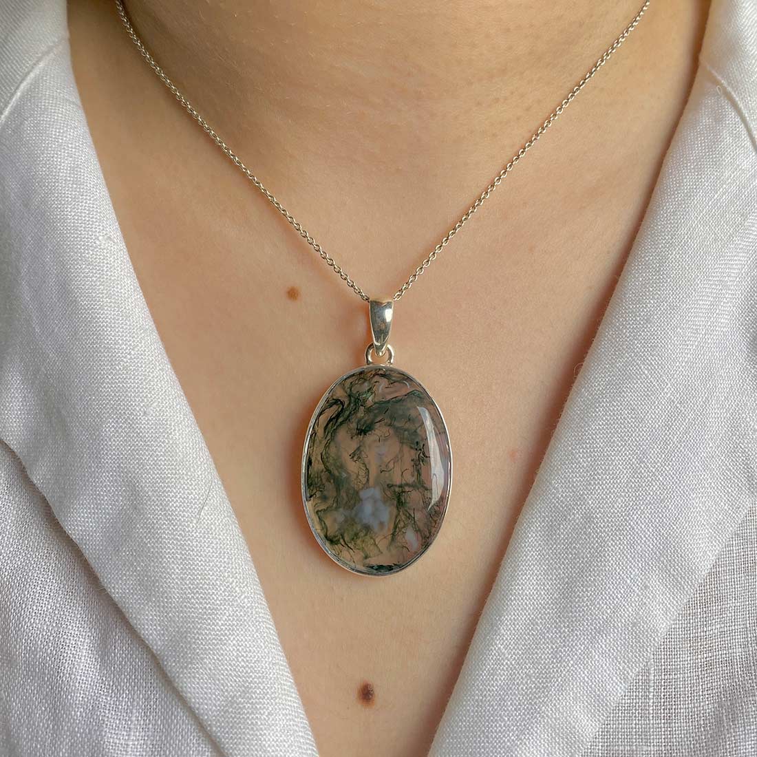 Premium Moss Agate Pendant - Elegant Nature-Inspired Jewelry