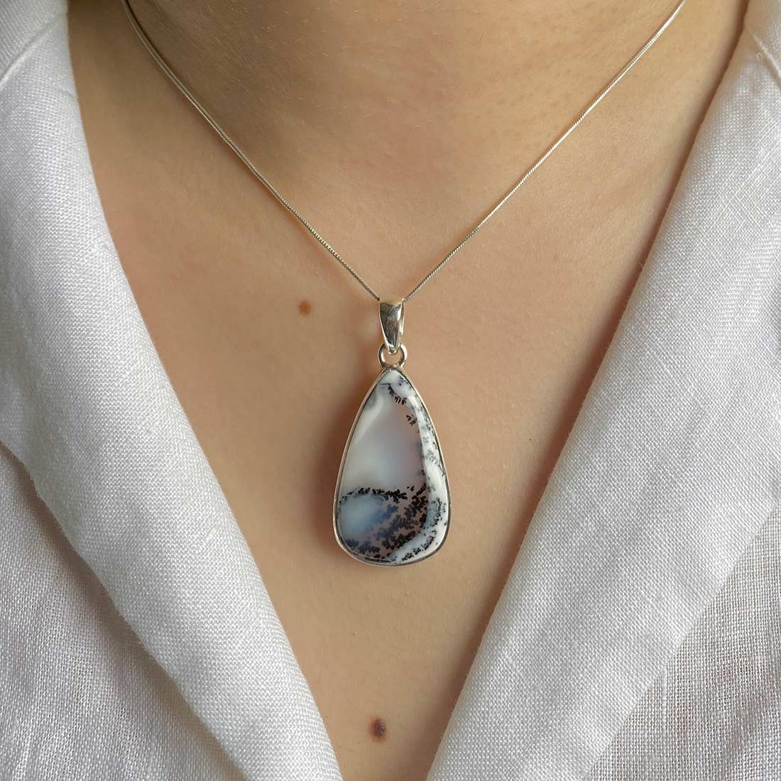 Premium Dendritic Agate Silver Pendant - Ultimate Elegance