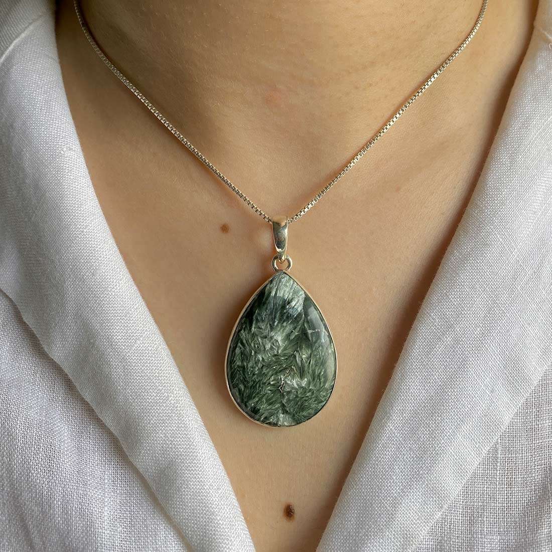 Premium Seraphinite Statement Pendant - Embrace Elegance